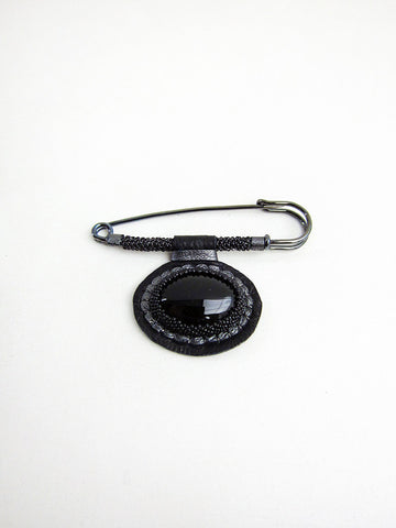 Robin Mollicone Chelsea Brooch, Black - Stand Up Comedy