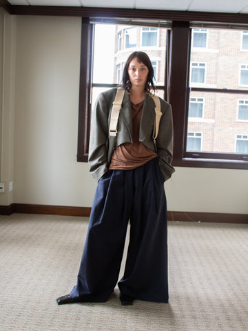 Baserange Avi Pant, Dama Navy