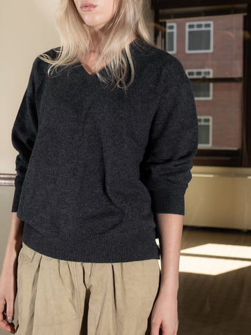 Dunst Unisex V-Neck Cashmere Sweater, Charcoal Grey