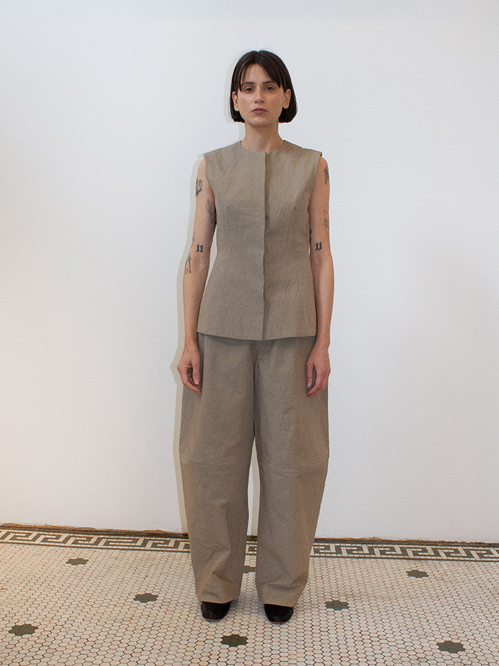 Lauren Manoogian Structure Bodice Stand Up Comedy