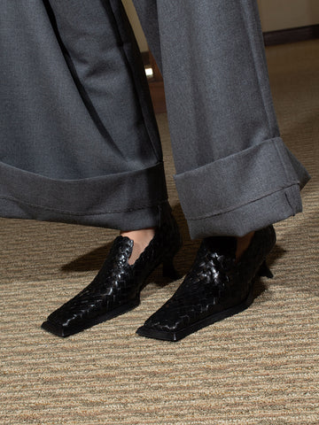 Traci Woven Courts, Black