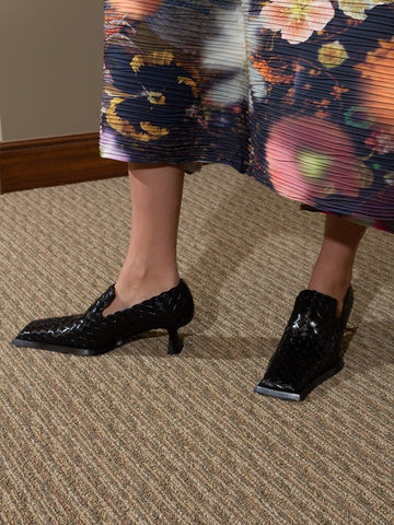 Traci Woven Courts, Black