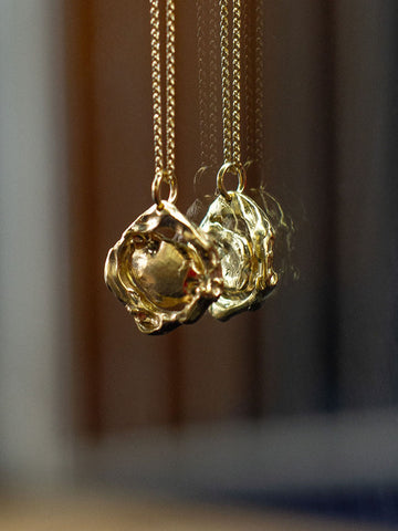 Simuero Amuleto Necklace, Gold